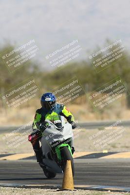 media/Oct-30-2025-Racers Edge (Thu) [[dabbdaf680]]/3-B Group/Session 2 Turn 2/